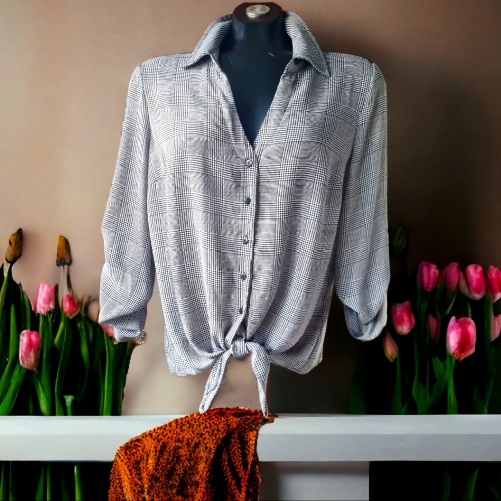 LAST Chance  Suzy Shier Lightweight Flowy Front Tie Blouse